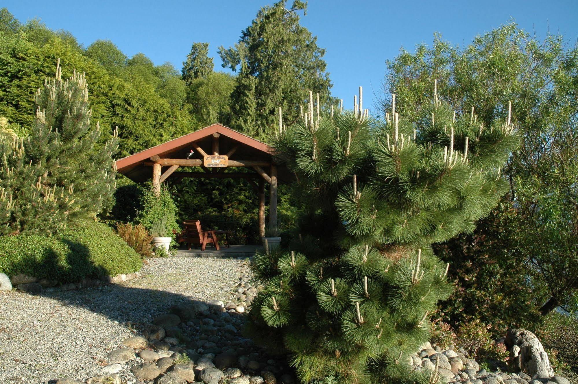 At The Shore Bed And Breakfast Sechelt Exterior foto